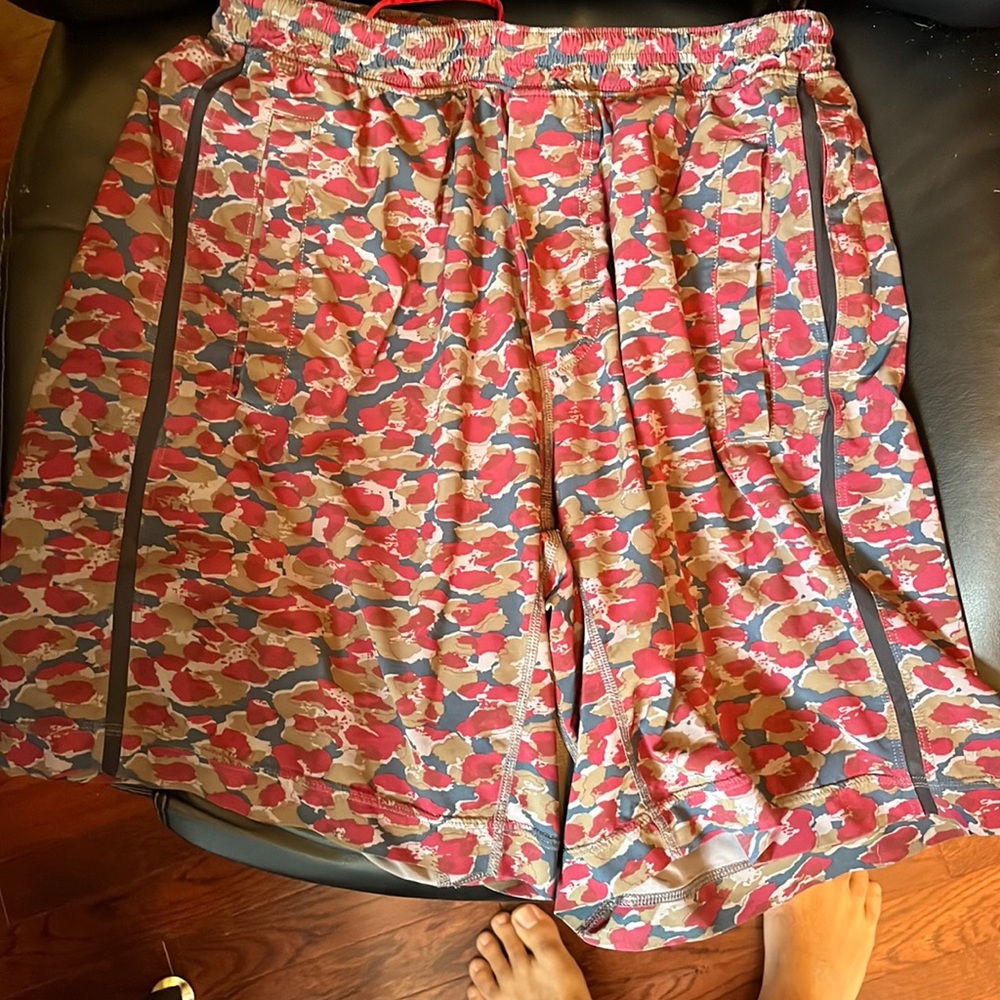 Lululemon mens pace breaker shorts 9inch inseam